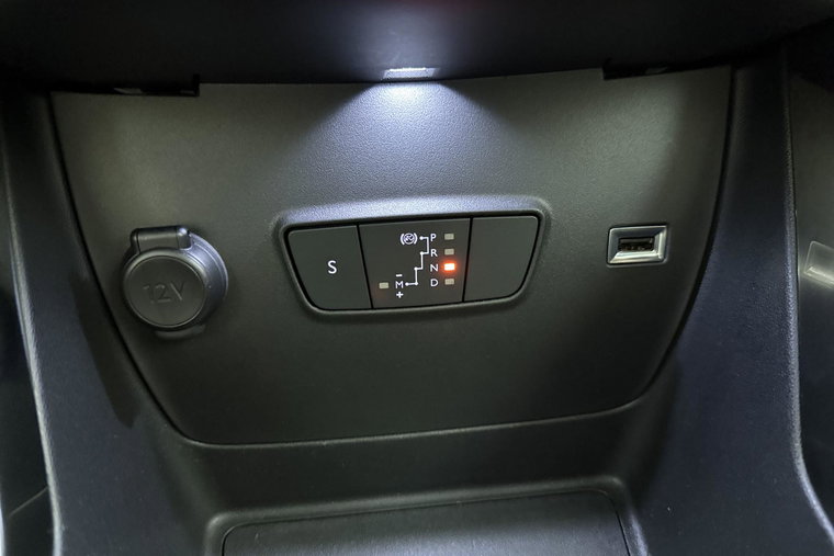 Vehicle Image 23