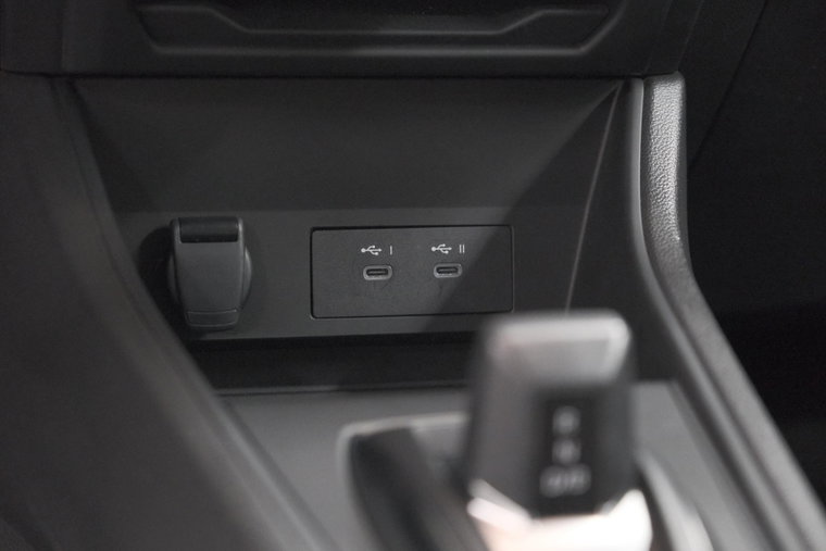 Vehicle Image 32
