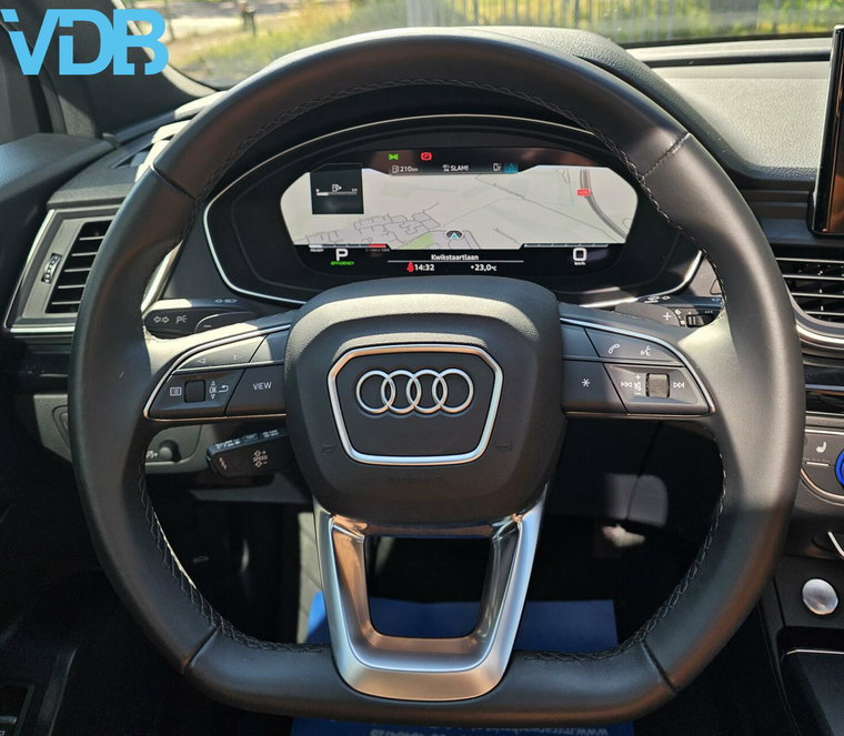 Vehicle Image 12