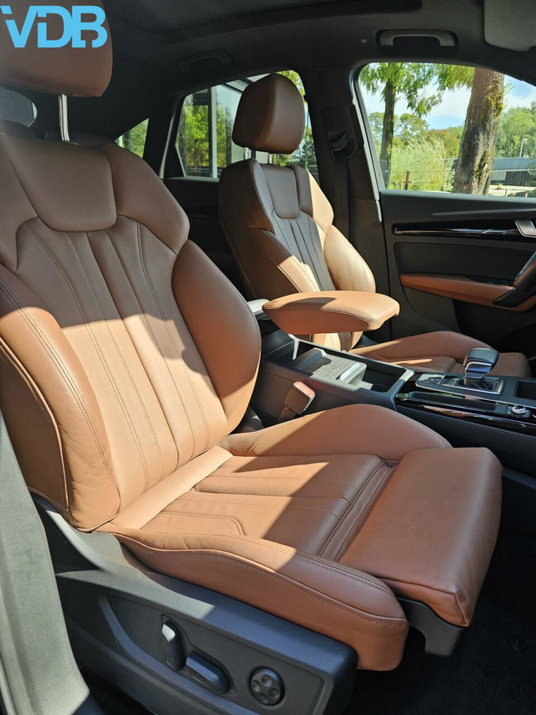 Vehicle Image 19