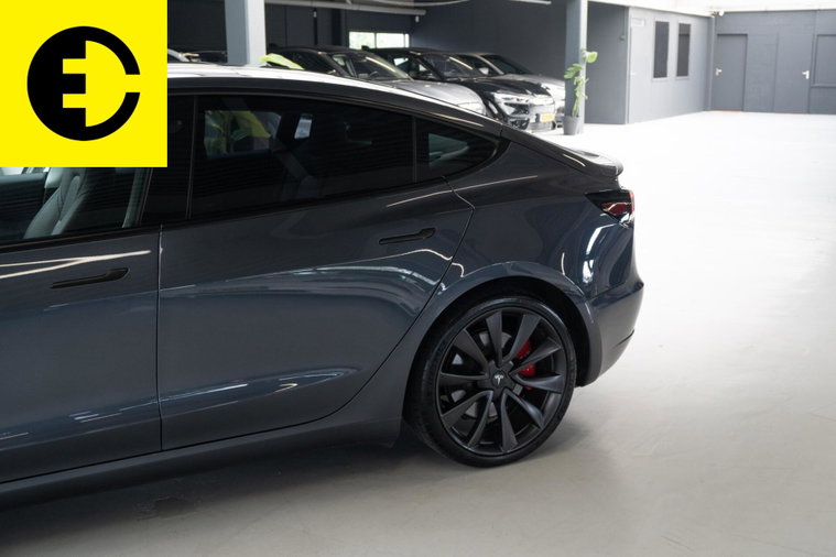 Vehicle Image 40