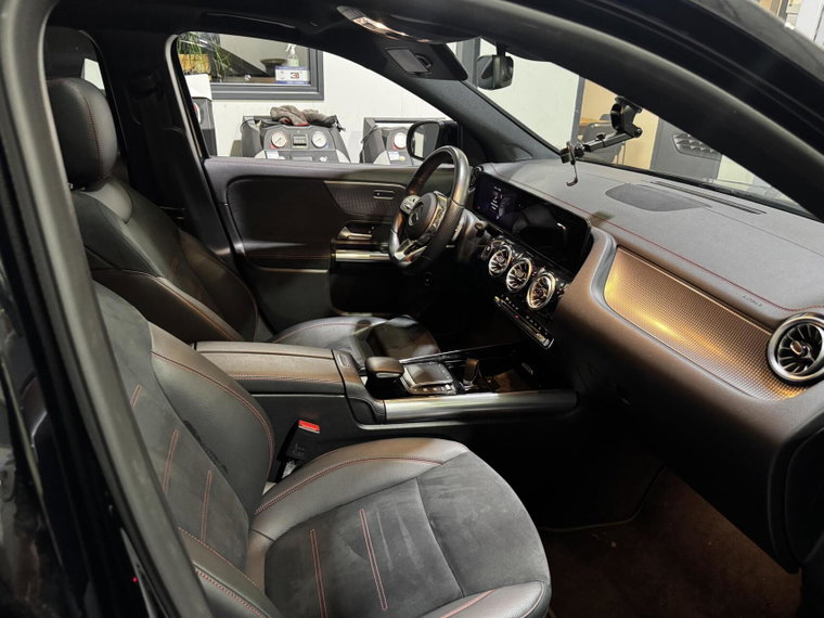Vehicle Image 31