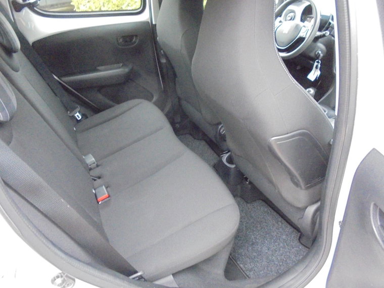 Vehicle Image 18