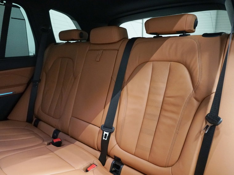 Vehicle Image 33
