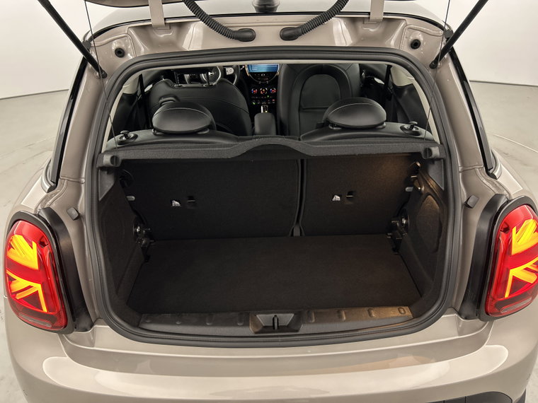 Vehicle Image 22