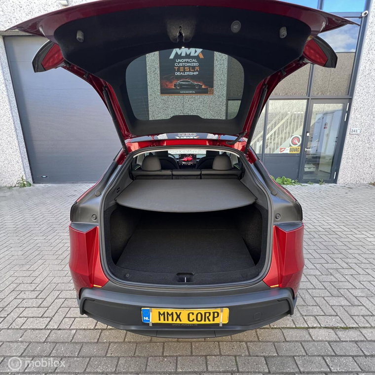Vehicle Image 11