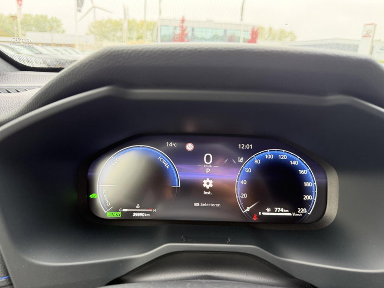 Vehicle Image 16