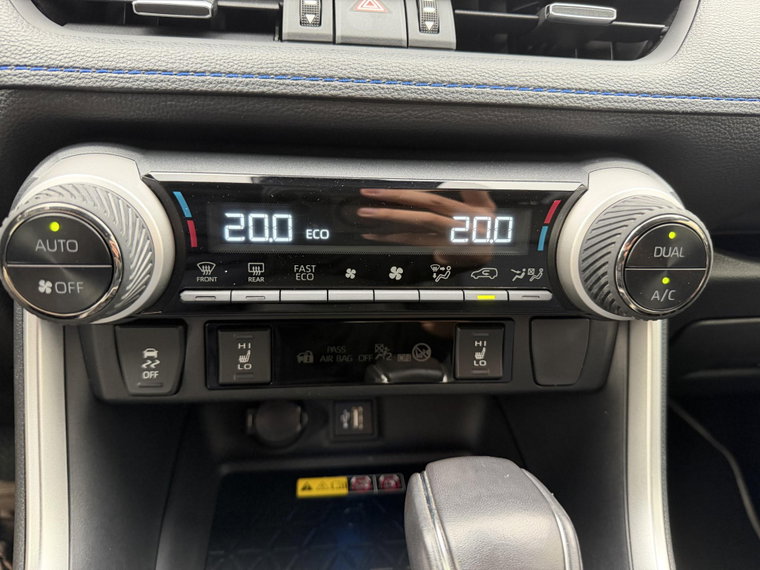 Vehicle Image 21