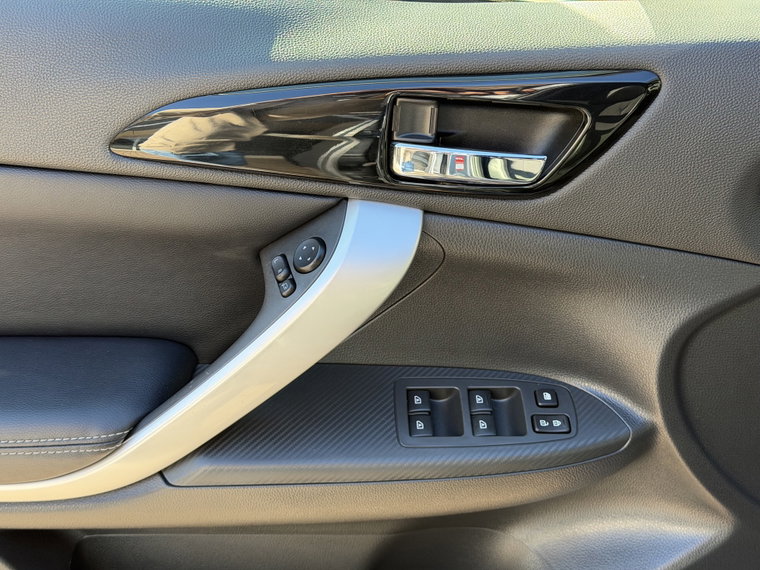 Vehicle Image 24