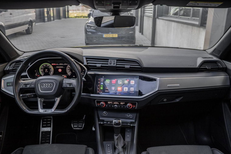 Vehicle Image 30