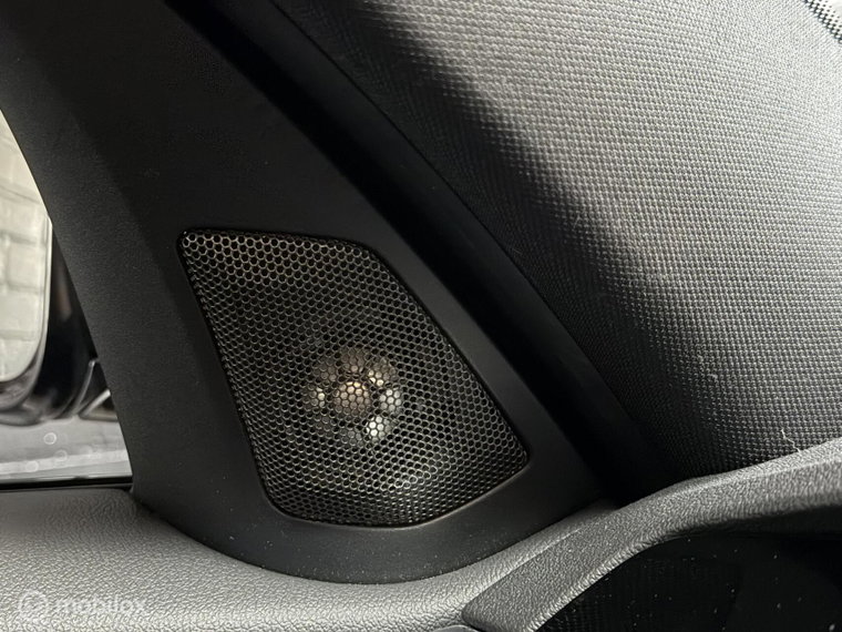 Vehicle Image 40