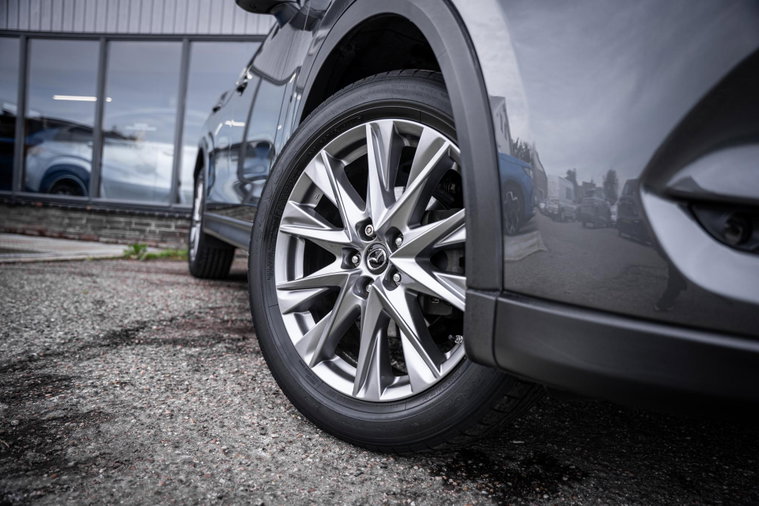 Vehicle Image 8