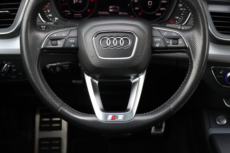 Vehicle Image 21