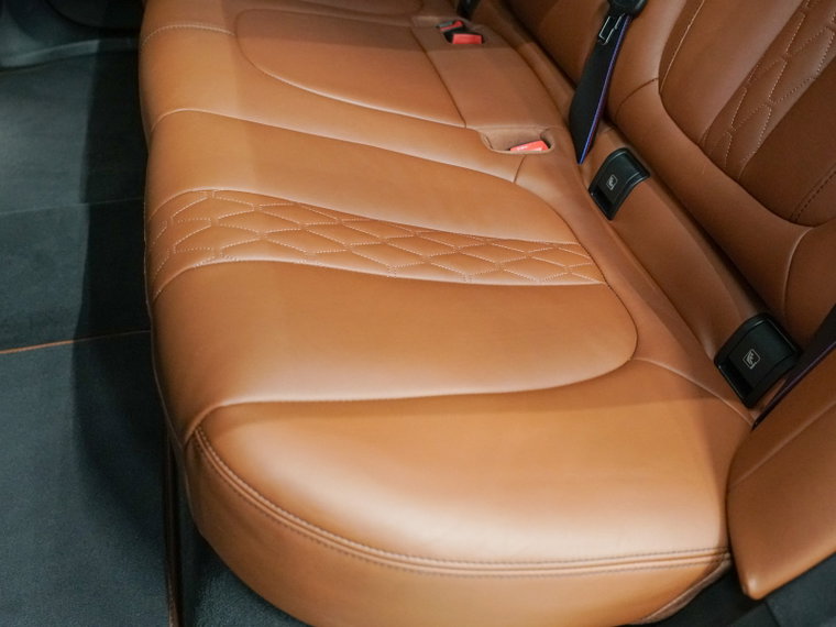 Vehicle Image 36