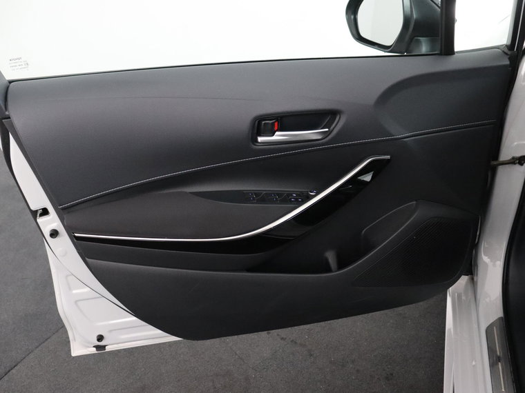 Vehicle Image 25