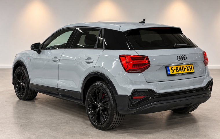Vehicle Image 10