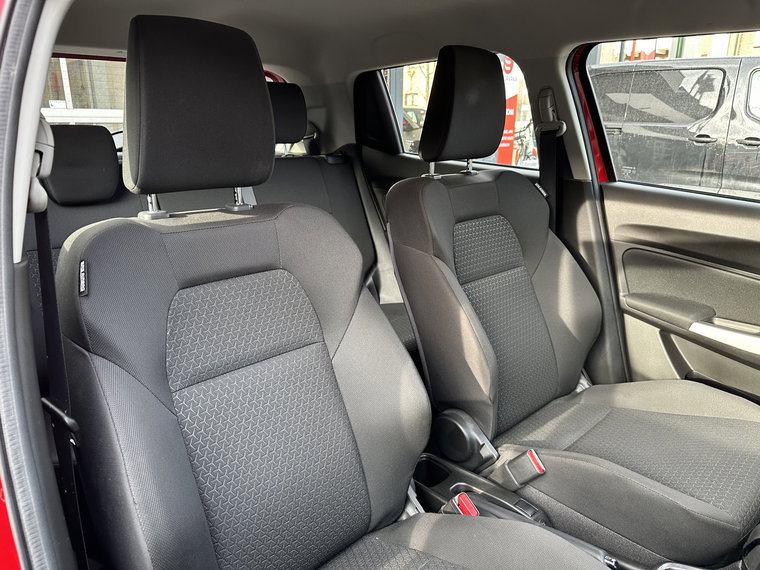 Vehicle Image 25