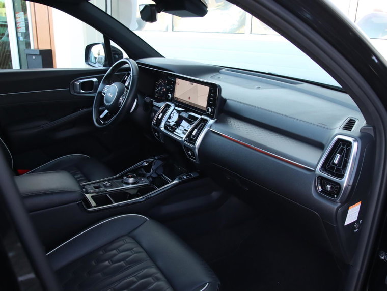 Vehicle Image 48