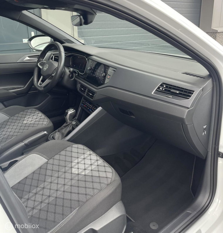 Vehicle Image 60