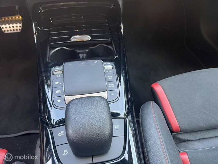 Vehicle Image 32