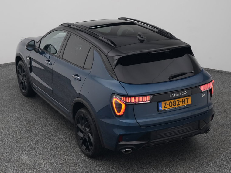 Vehicle Image 25