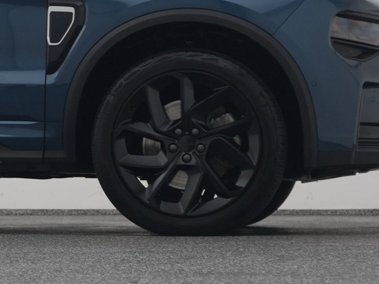 Vehicle Image 42