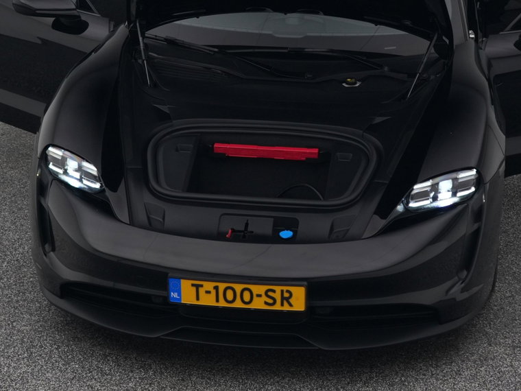 Vehicle Image 32