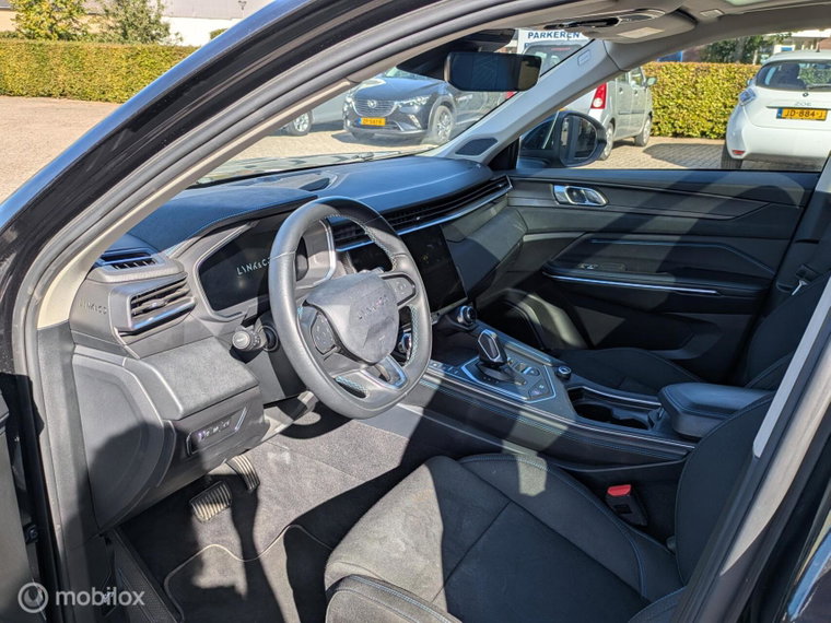 Vehicle Image 9