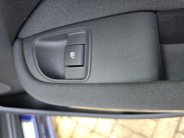 Vehicle Image 29