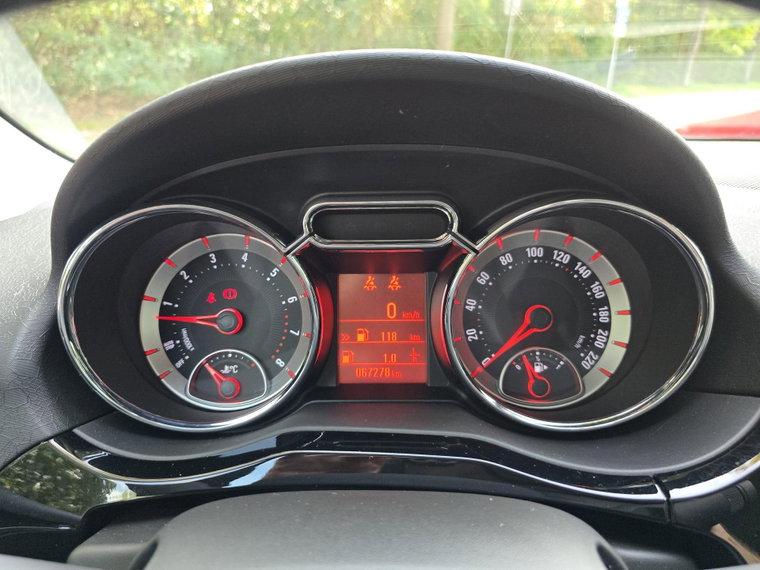 Vehicle Image 32