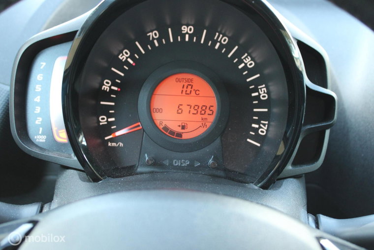 Vehicle Image 19