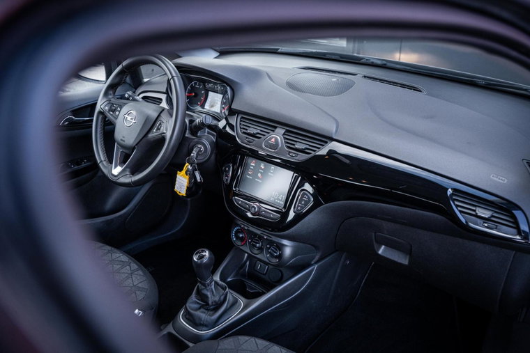 Vehicle Image 30