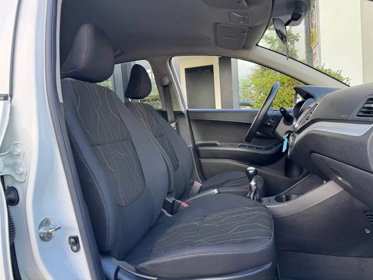 Vehicle Image 20