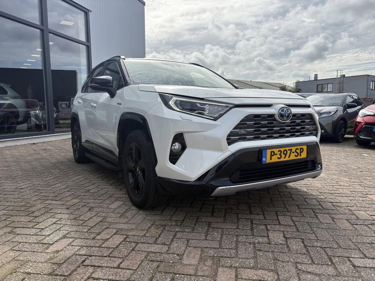 Vehicle Image 8