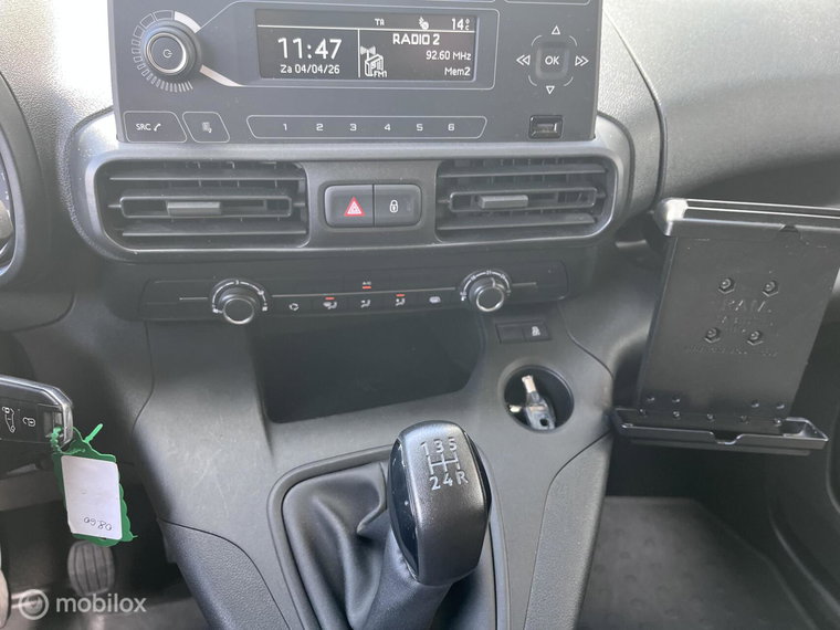 Vehicle Image 15