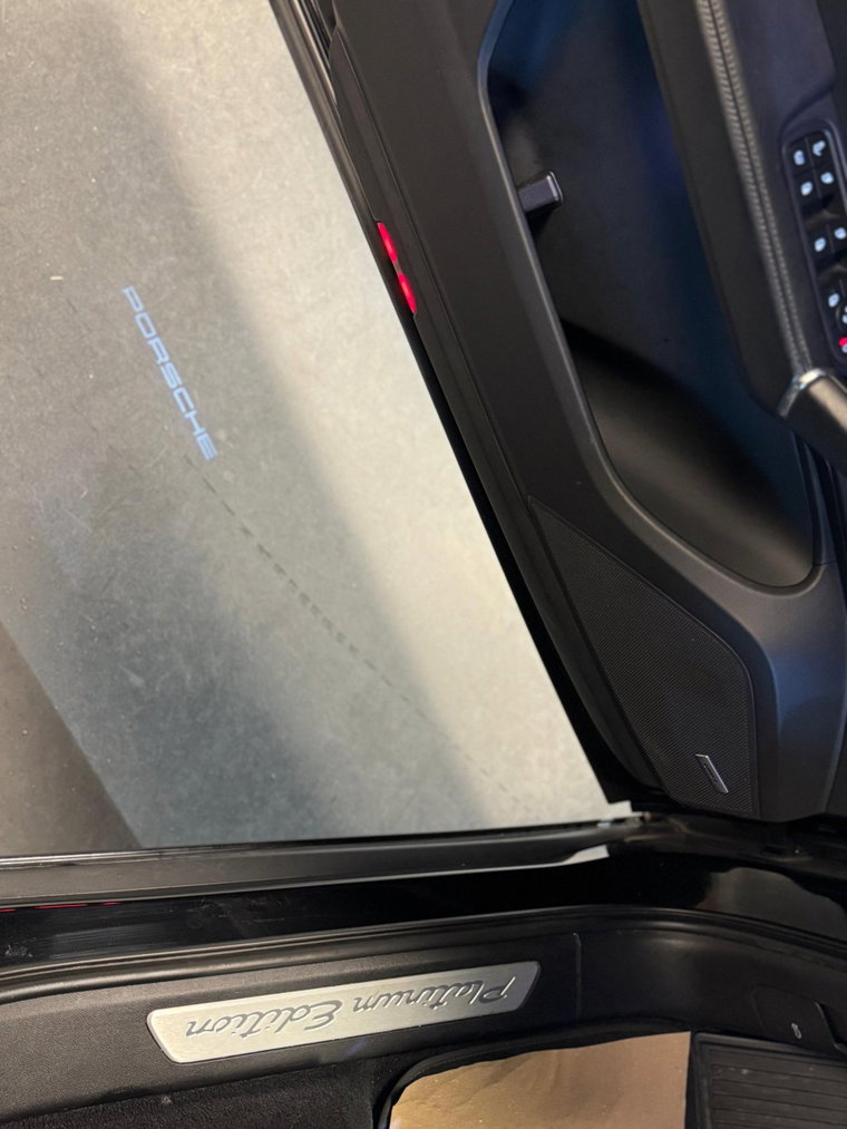 Vehicle Image 35