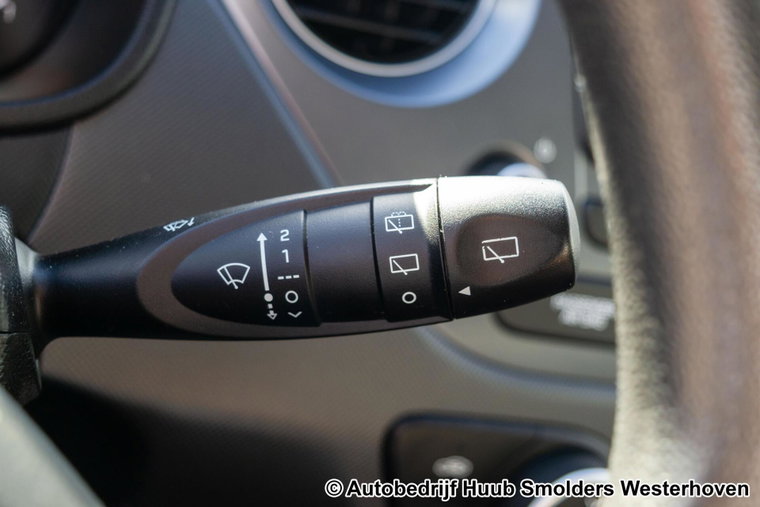 Vehicle Image 28