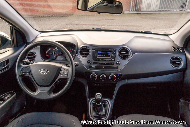 Vehicle Image 30