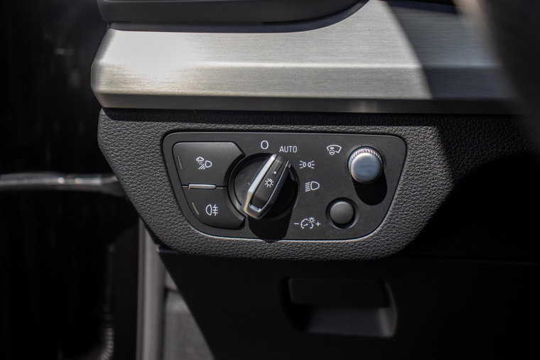 Vehicle Image 26