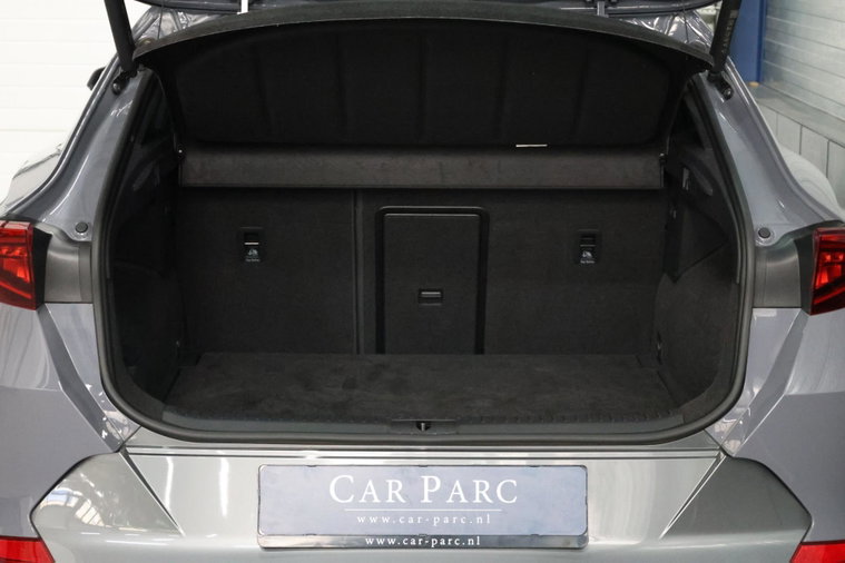 Vehicle Image 32