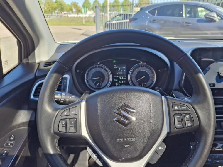 Vehicle Image 13