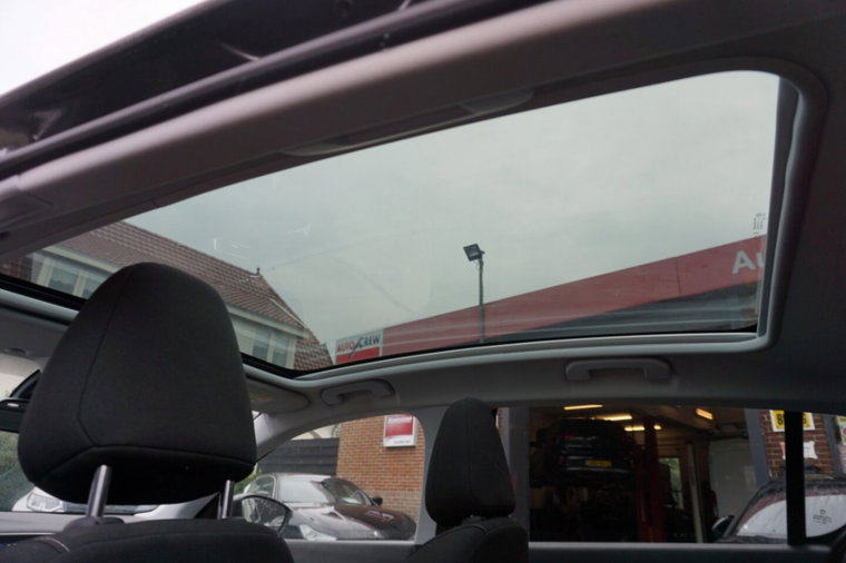 Vehicle Image 21