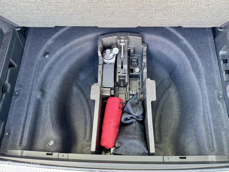 Vehicle Image 40
