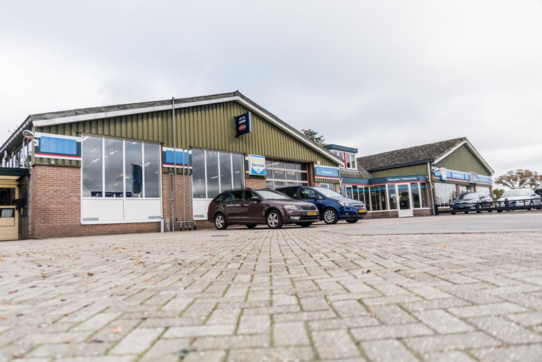 Vehicle Image 9