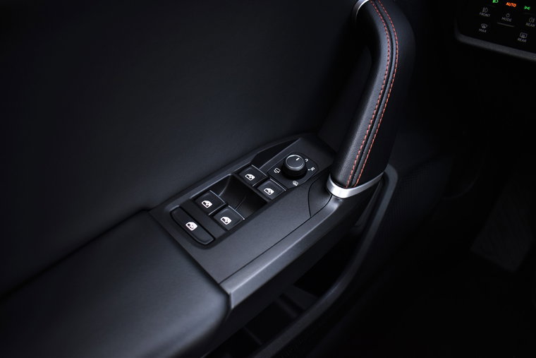 Vehicle Image 32
