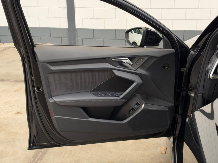 Vehicle Image 39