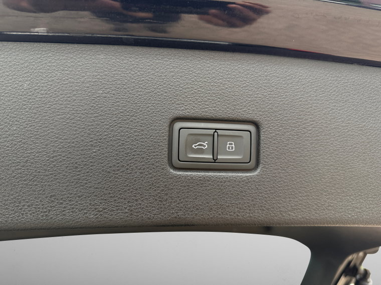 Vehicle Image 28