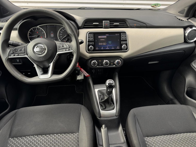 Vehicle Image 12