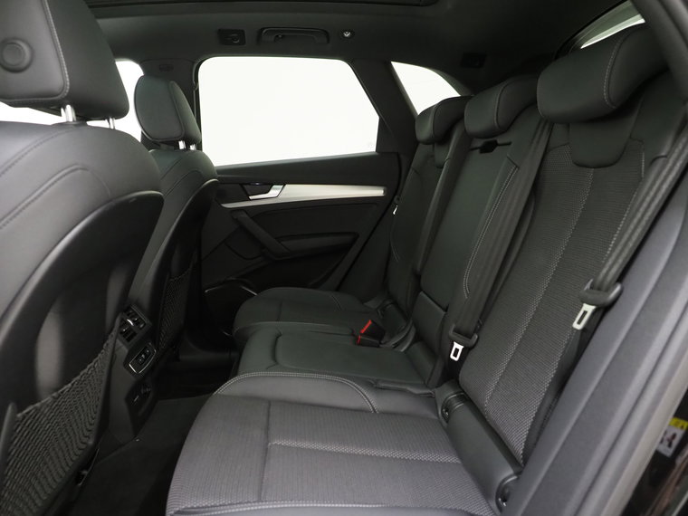 Vehicle Image 38