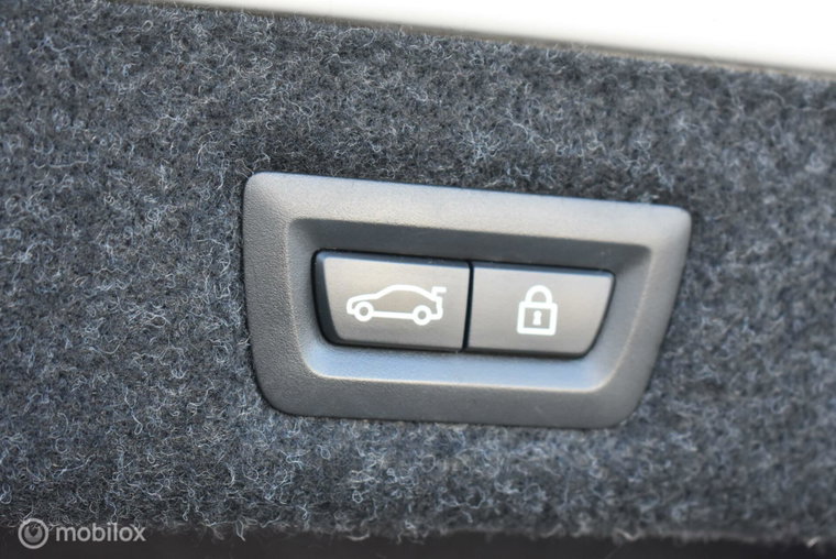 Vehicle Image 52